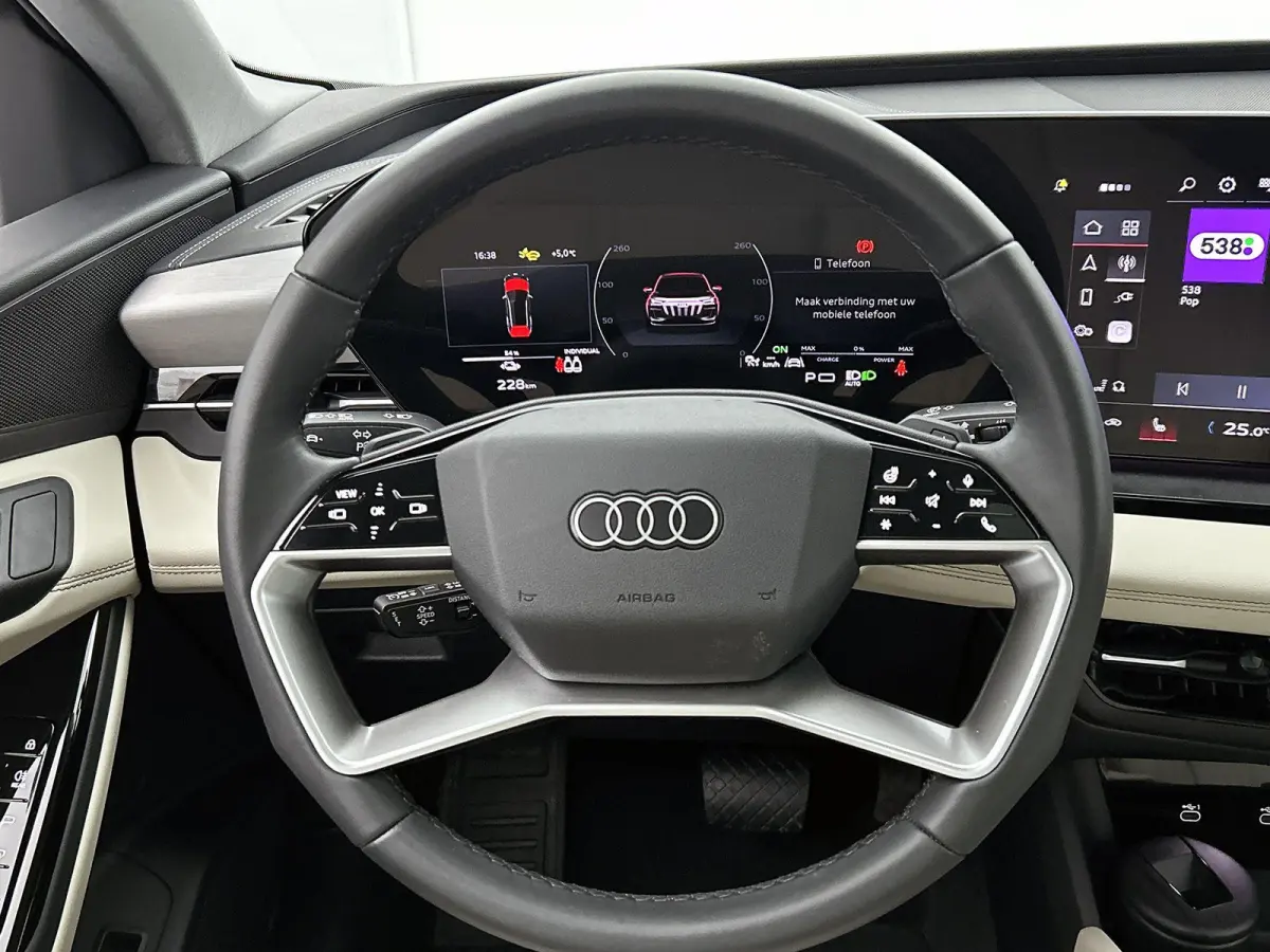 Advanced edition performance 100 kWh | Automaat | Navigatie | 360 Camera | Panoramadak | Stoelverwarming | LED Matrix |