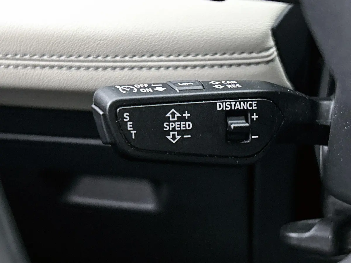 Advanced edition performance 100 kWh | Automaat | Navigatie | 360 Camera | Panoramadak | Stoelverwarming | LED Matrix |