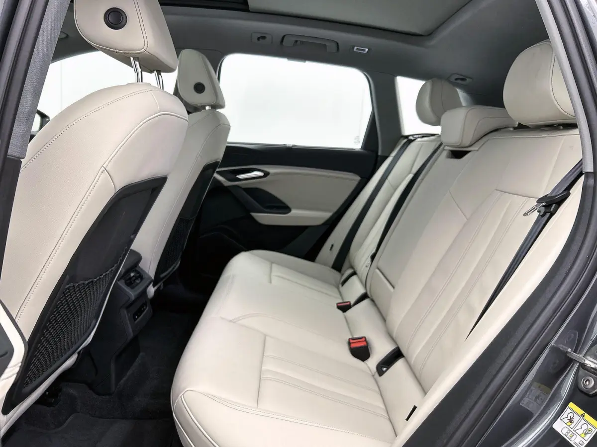 Advanced edition performance 100 kWh | Automaat | Navigatie | 360 Camera | Panoramadak | Stoelverwarming | LED Matrix |