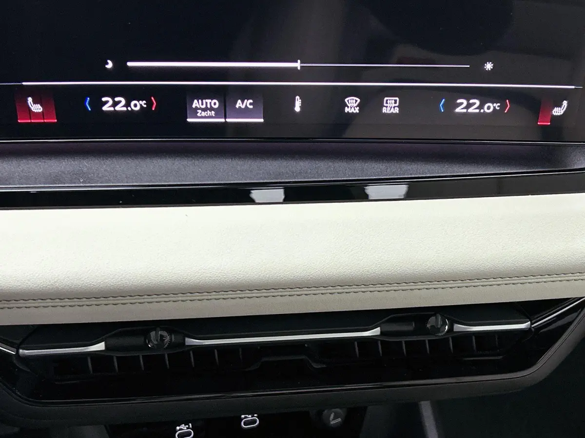 Advanced edition performance 100 kWh | Automaat | Navigatie | 360 Camera | Panoramadak | Stoelverwarming | LED Matrix |