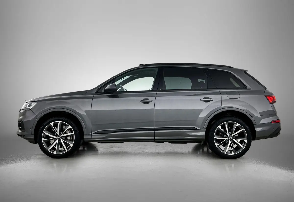 55 TFSI e quattro Pro Line 381 PK | S-line | Panoramadak | Camera | Bang & Olufsen sound system | Adaptive cruise control | Adaptive air suspension | Trekhaak |