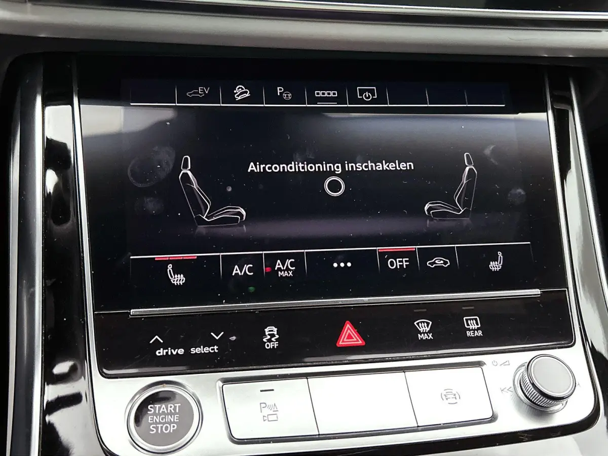 55 TFSI e quattro Pro Line 381 PK | S-line | Panoramadak | Camera | Bang & Olufsen sound system | Adaptive cruise control | Adaptive air suspension | Trekhaak |