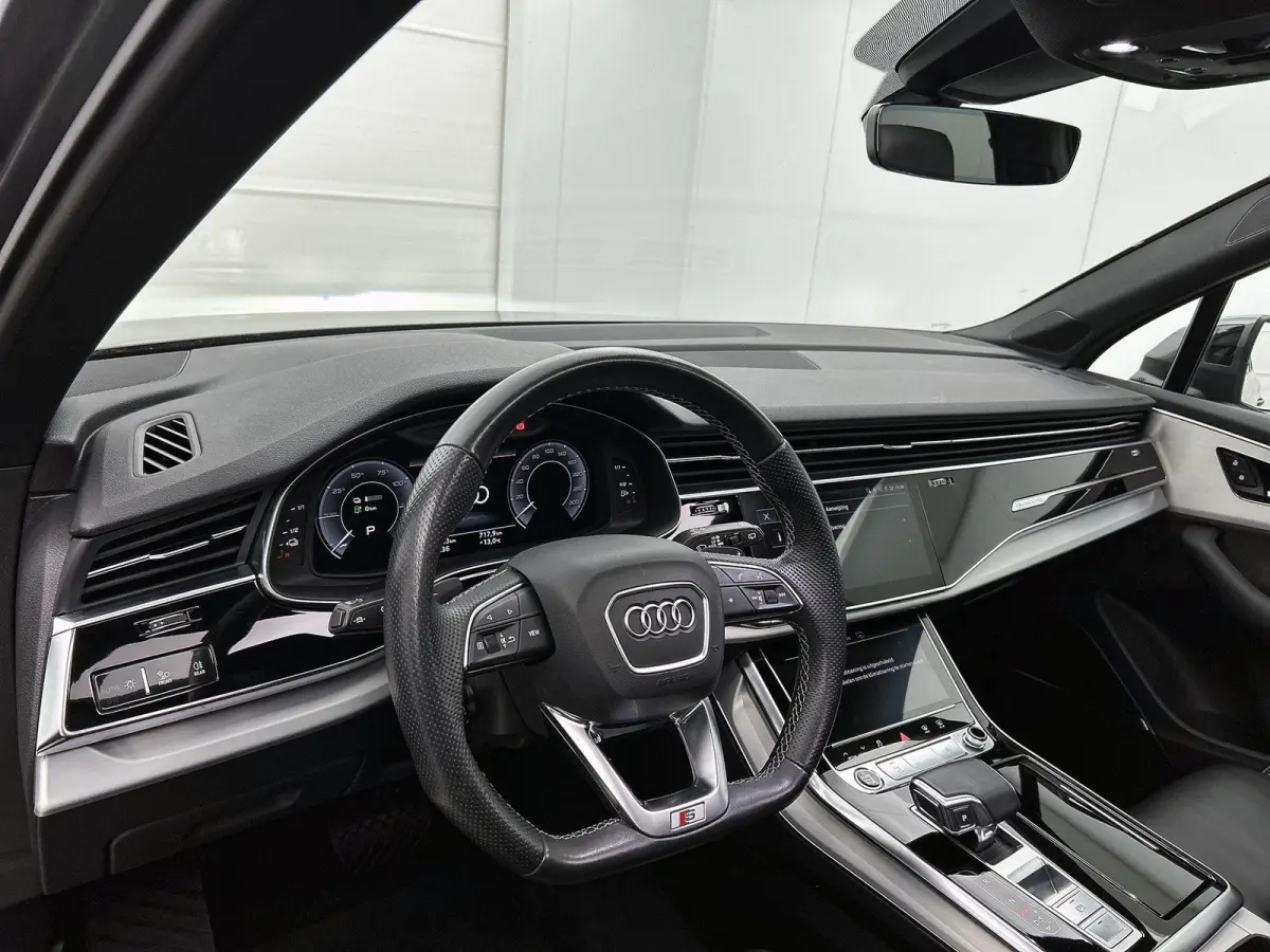 55 TFSI e quattro Pro Line 381 PK | S-line | Panoramadak | Camera | Bang & Olufsen sound system | Adaptive cruise control | Adaptive air suspension | Trekhaak |