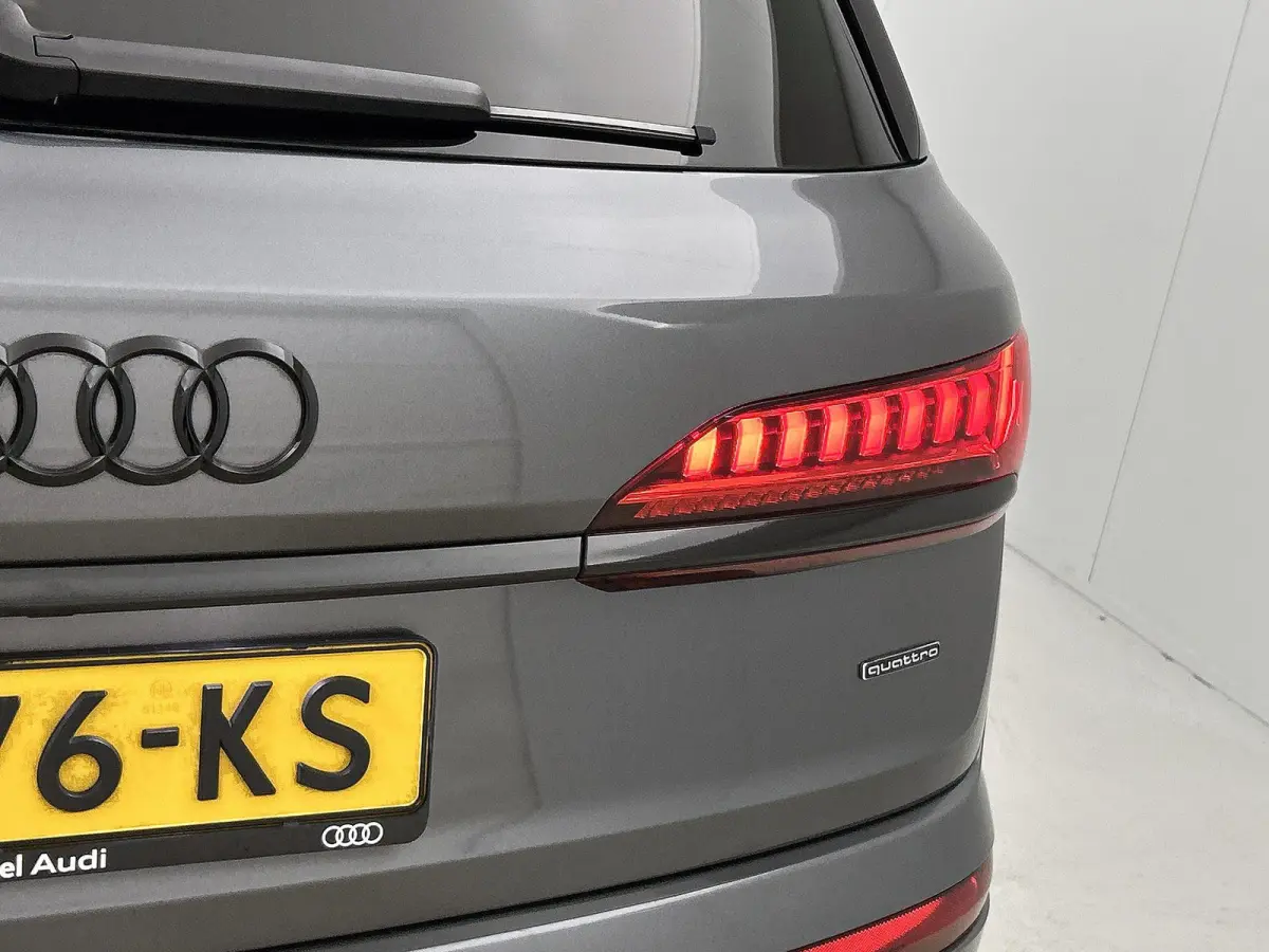 55 TFSI e quattro Pro Line 381 PK | S-line | Panoramadak | Camera | Bang & Olufsen sound system | Adaptive cruise control | Adaptive air suspension | Trekhaak |