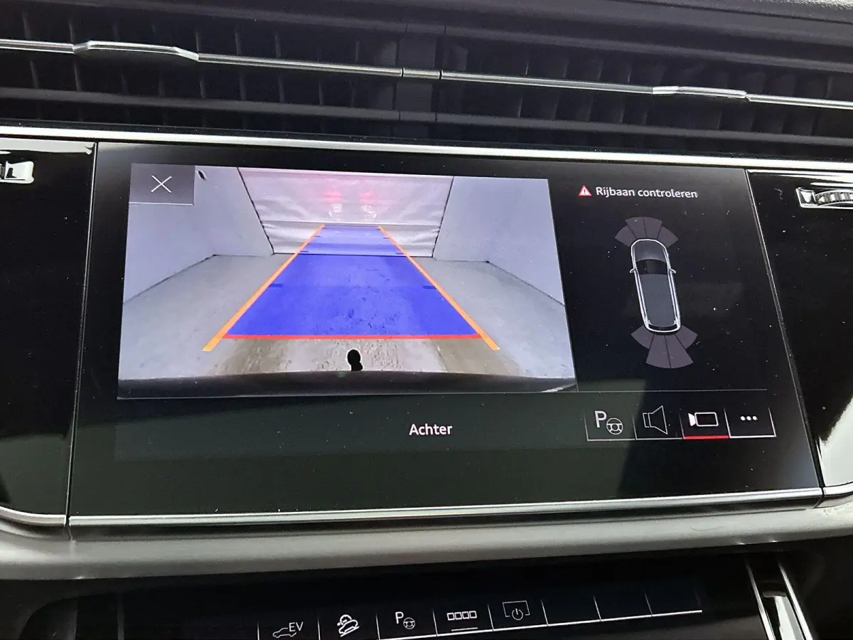 55 TFSI e quattro Pro Line 381 PK | S-line | Panoramadak | Camera | Bang & Olufsen sound system | Adaptive cruise control | Adaptive air suspension | Trekhaak |