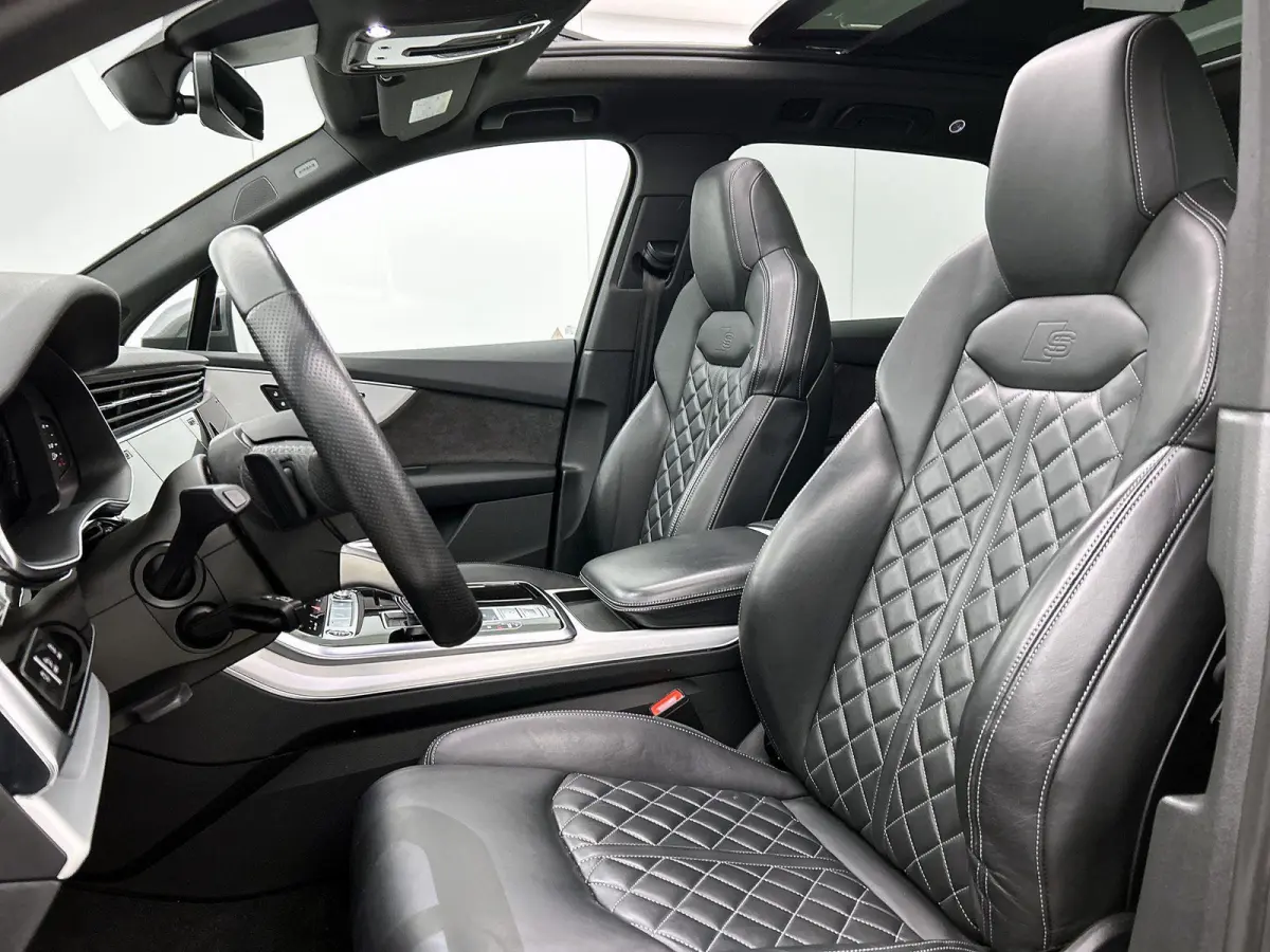 55 TFSI e quattro Pro Line 381 PK | S-line | Panoramadak | Camera | Bang & Olufsen sound system | Adaptive cruise control | Adaptive air suspension | Trekhaak |