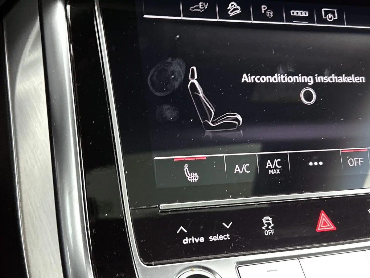 55 TFSI e quattro Pro Line 381 PK | S-line | Panoramadak | Camera | Bang & Olufsen sound system | Adaptive cruise control | Adaptive air suspension | Trekhaak |