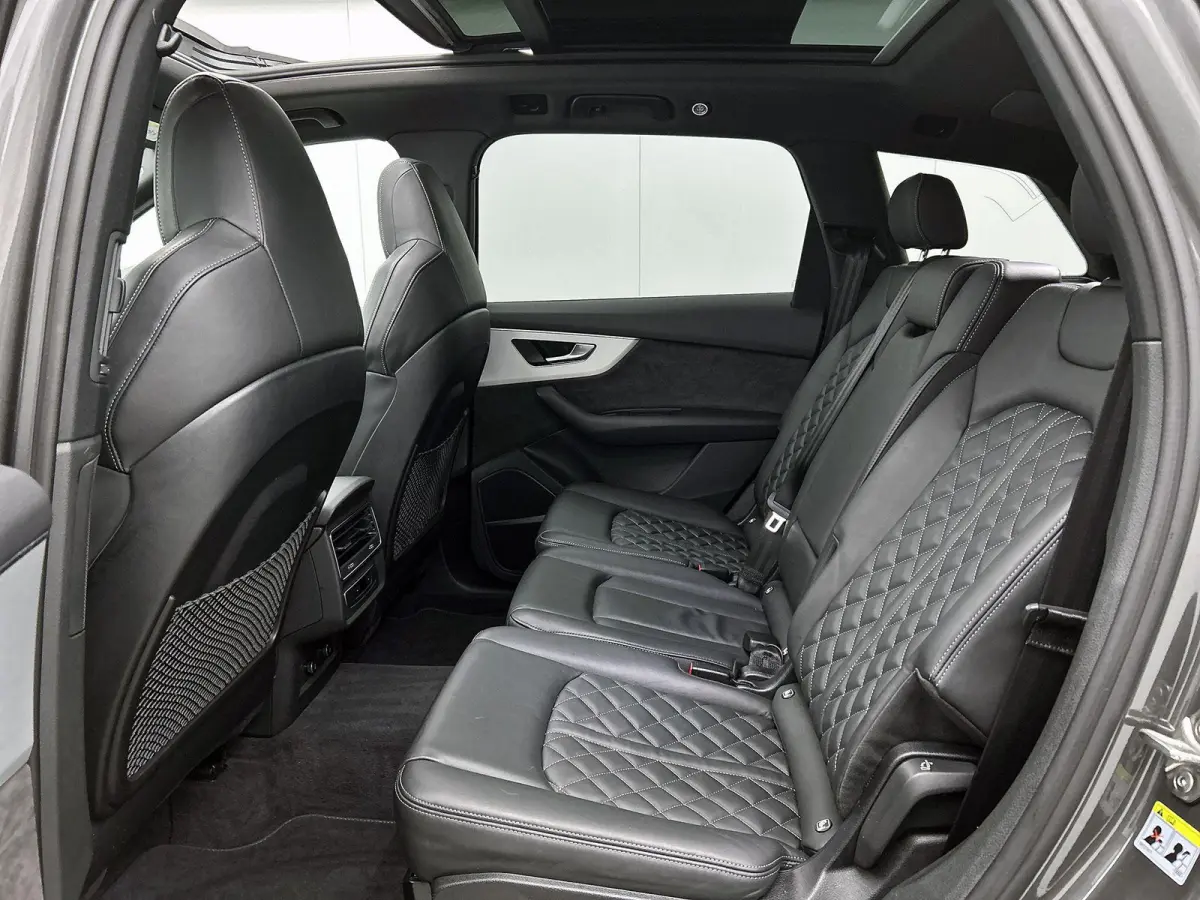 55 TFSI e quattro Pro Line 381 PK | S-line | Panoramadak | Camera | Bang & Olufsen sound system | Adaptive cruise control | Adaptive air suspension | Trekhaak |