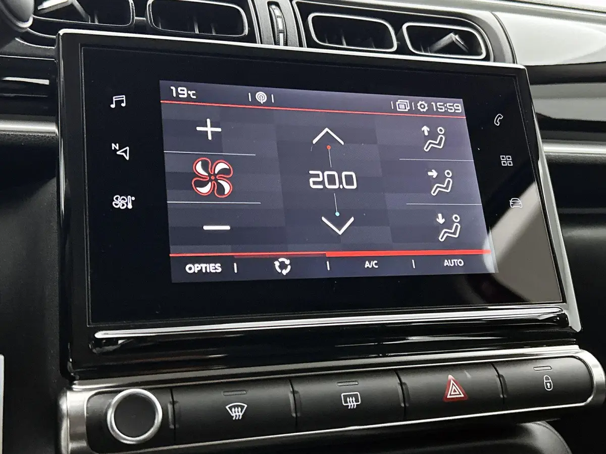 1.2 82pk Feel | 1ste Eigenaar | Navigatie | Climate Control | Cruise Control | Parkeersensoren | LED | 16"LMV | Apple Carplay/Android Auto |
