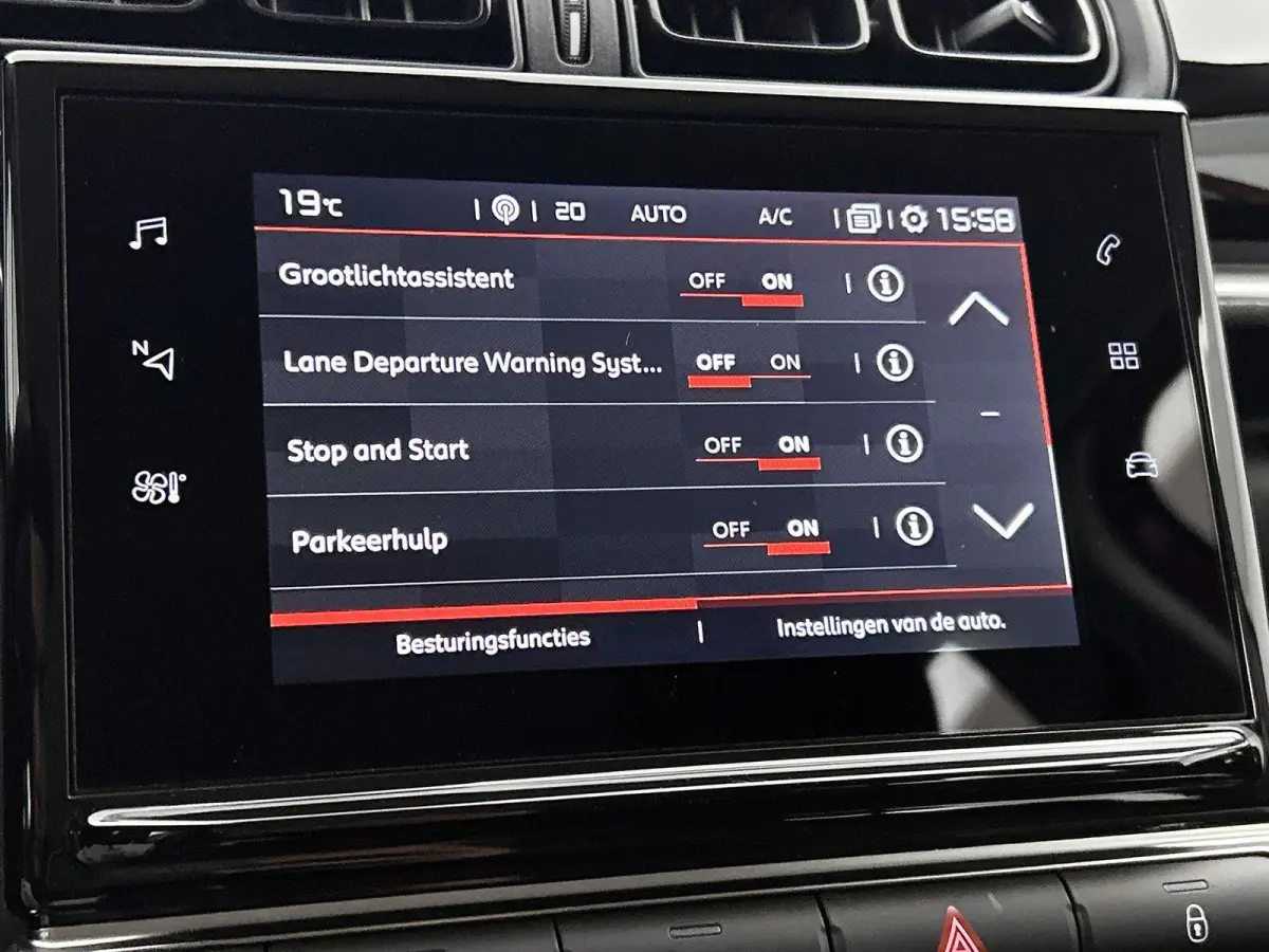 1.2 82pk Feel | 1ste Eigenaar | Navigatie | Climate Control | Cruise Control | Parkeersensoren | LED | 16"LMV | Apple Carplay/Android Auto |