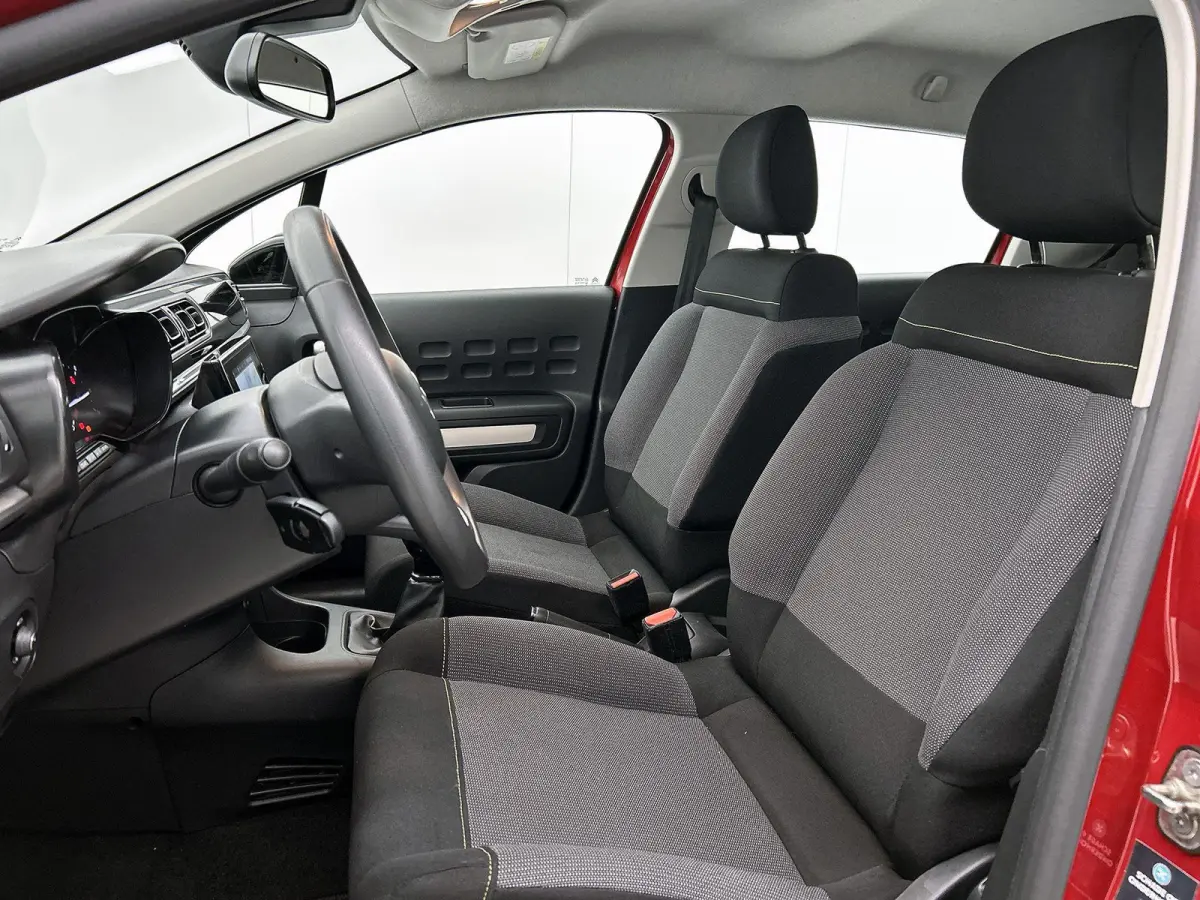 1.2 82pk Feel | 1ste Eigenaar | Navigatie | Climate Control | Cruise Control | Parkeersensoren | LED | 16"LMV | Apple Carplay/Android Auto |