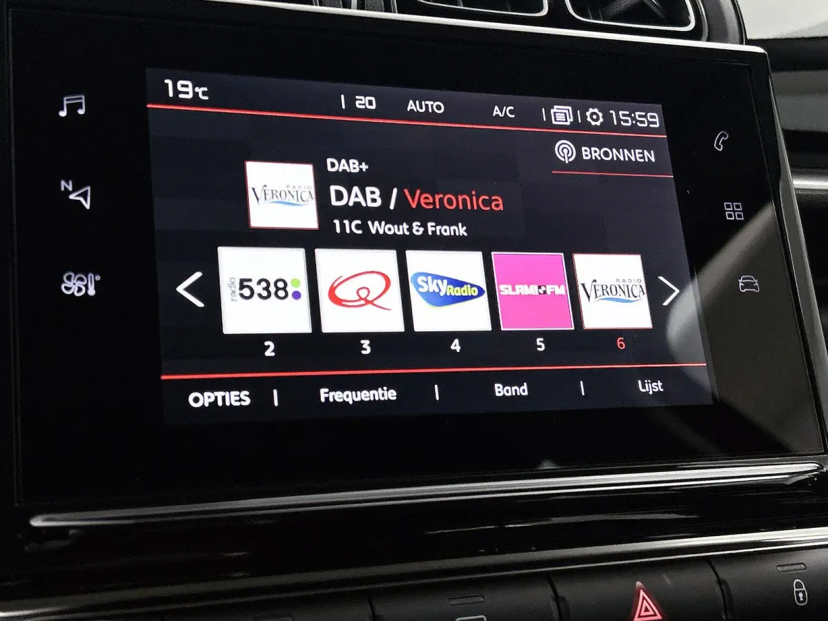 1.2 82pk Feel | 1ste Eigenaar | Navigatie | Climate Control | Cruise Control | Parkeersensoren | LED | 16"LMV | Apple Carplay/Android Auto |