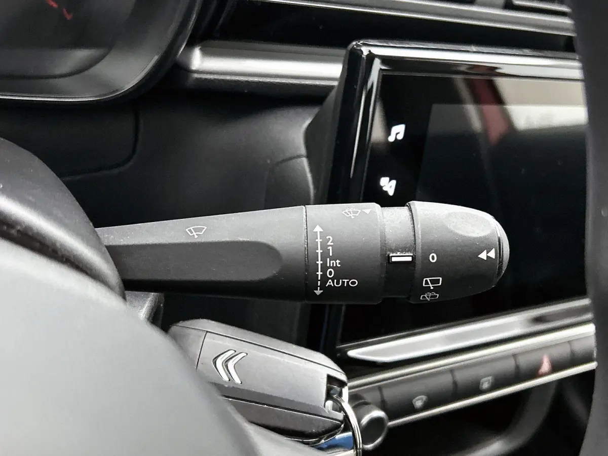 1.2 82pk Feel | 1ste Eigenaar | Navigatie | Climate Control | Cruise Control | Parkeersensoren | LED | 16"LMV | Apple Carplay/Android Auto |