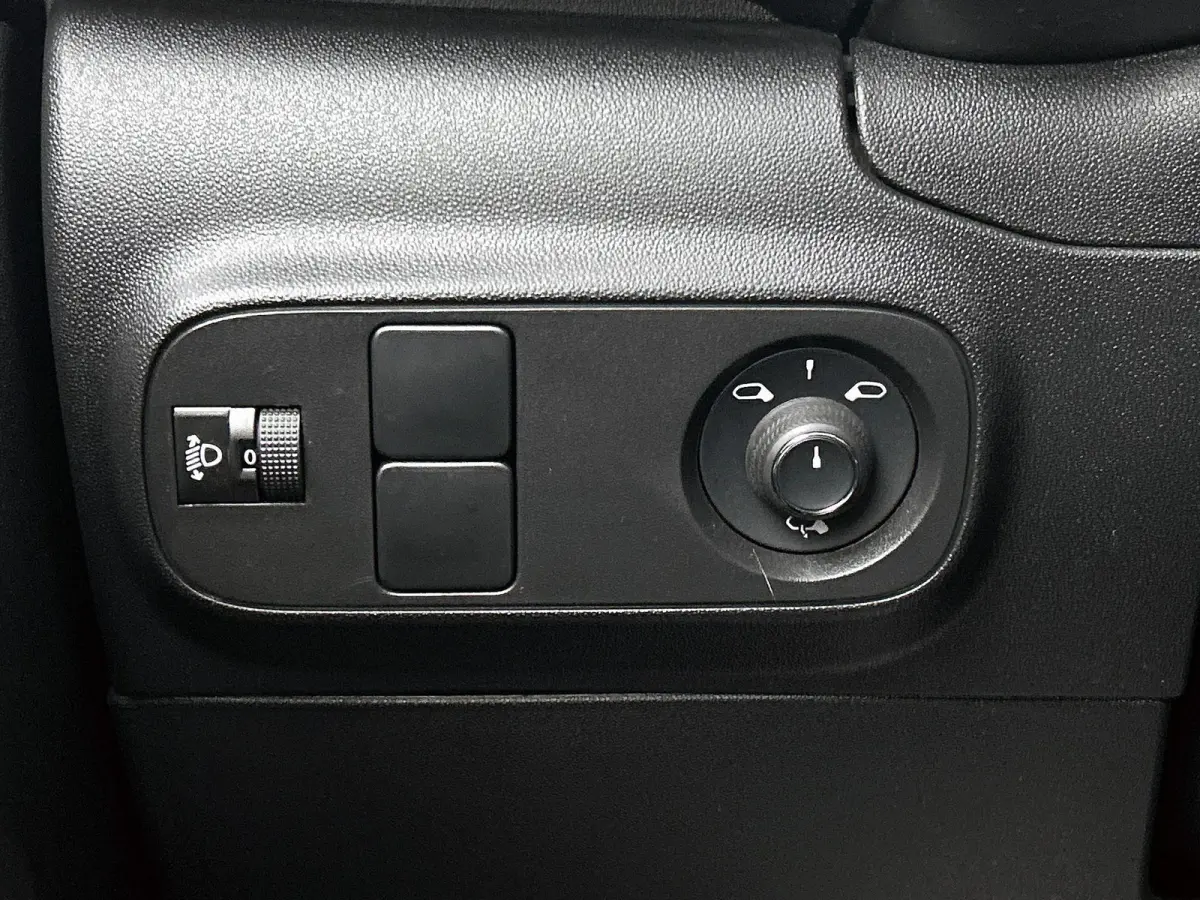 1.2 82pk Feel | 1ste Eigenaar | Navigatie | Climate Control | Cruise Control | Parkeersensoren | LED | 16"LMV | Apple Carplay/Android Auto |