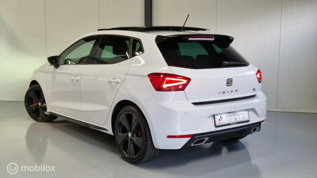 1.0 TSI FR Black Edition PANO KEYLESS BEATS CAMERA