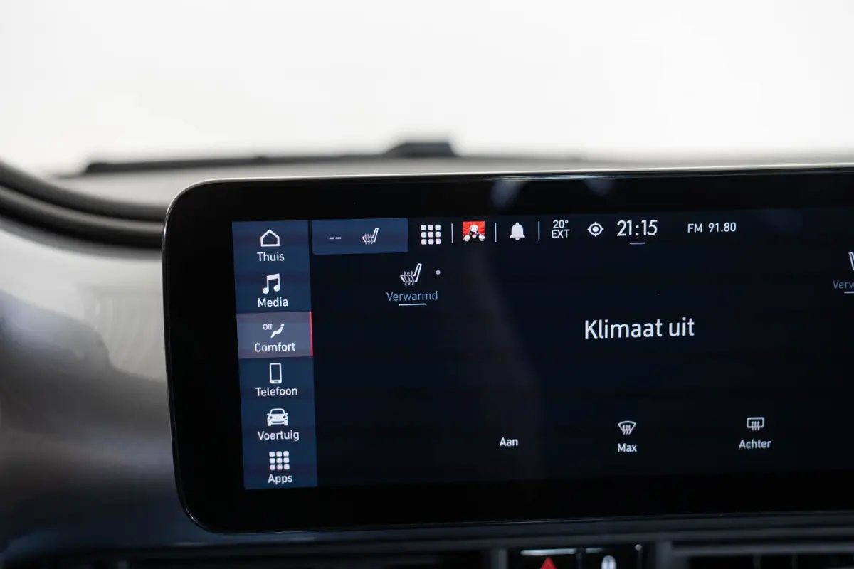 Icon 42 kWh | Camera | Stoelverwarming | Apple Carplay & Android Auto | Parkeersensoren | Lichtmetalen velgen |
