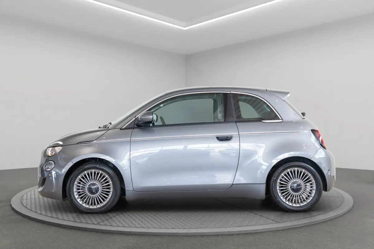 Icon 42 kWh | Camera | Stoelverwarming | Apple Carplay & Android Auto | Parkeersensoren | Lichtmetalen velgen |