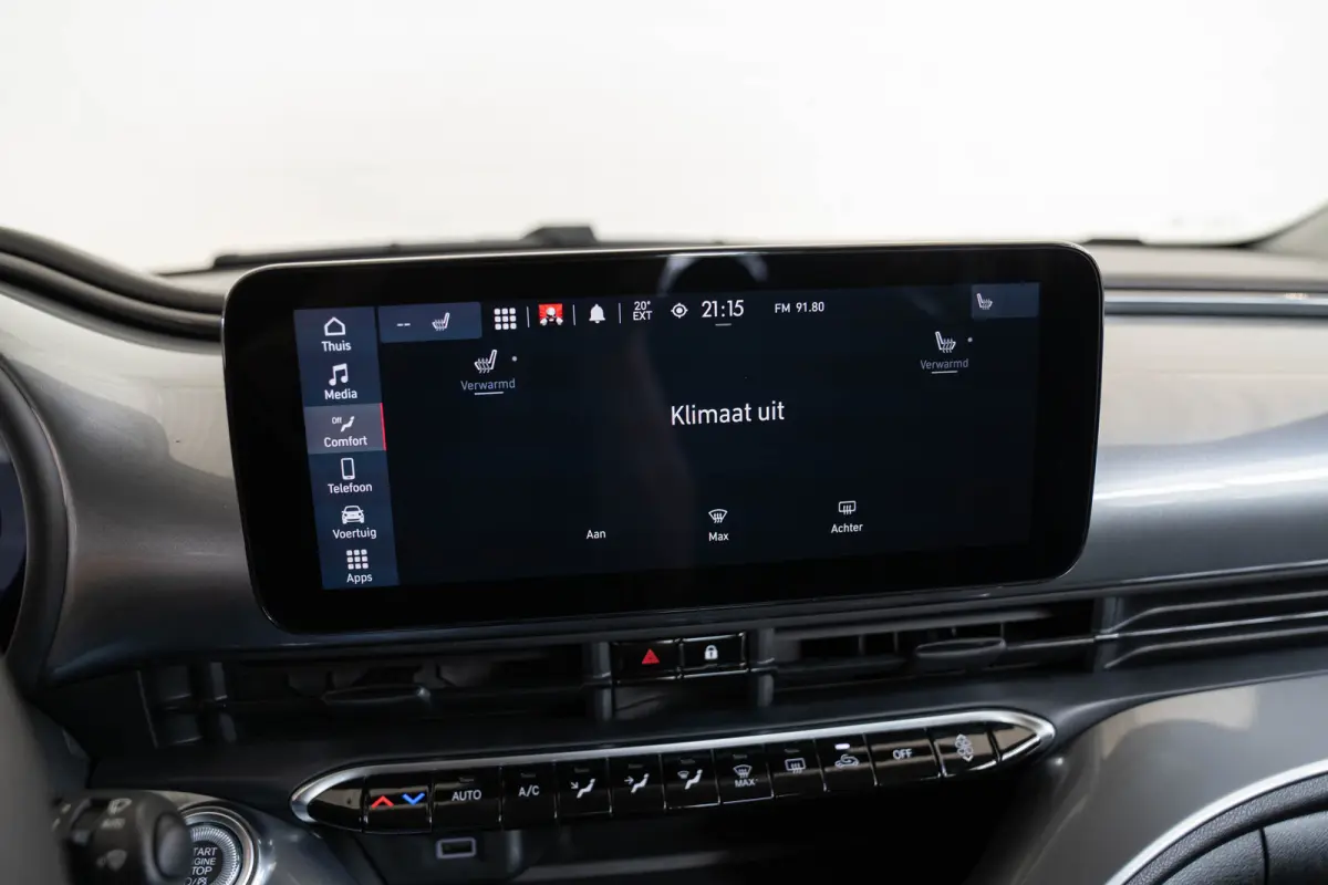 Icon 42 kWh | Camera | Stoelverwarming | Apple Carplay & Android Auto | Parkeersensoren | Lichtmetalen velgen |