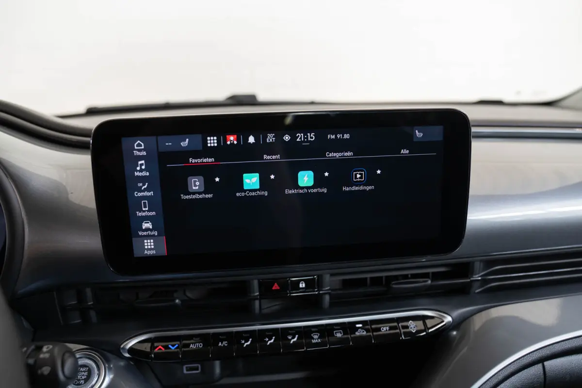 Icon 42 kWh | Camera | Stoelverwarming | Apple Carplay & Android Auto | Parkeersensoren | Lichtmetalen velgen |