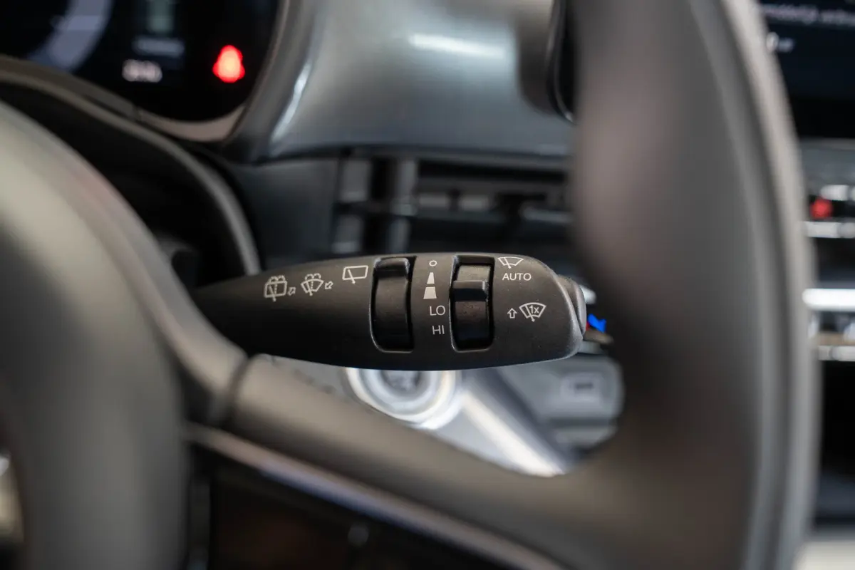 Icon 42 kWh | Camera | Stoelverwarming | Apple Carplay & Android Auto | Parkeersensoren | Lichtmetalen velgen |