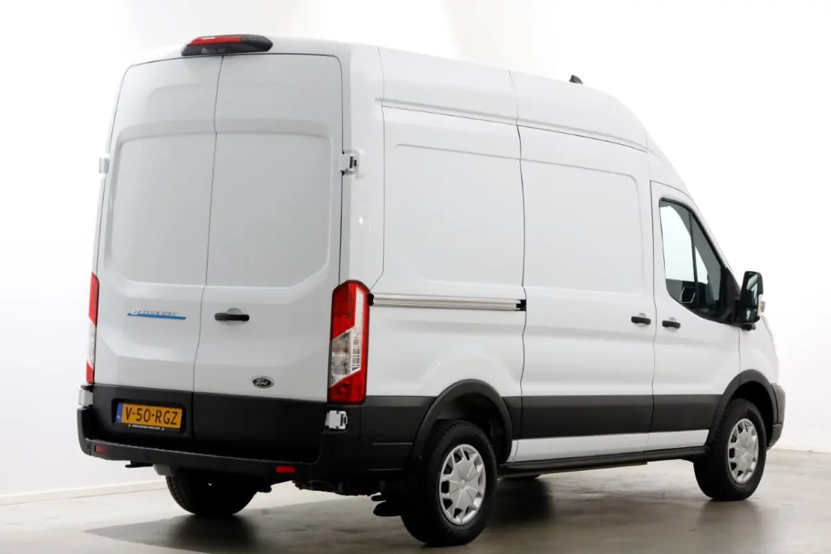 350 L2H3 68 kWh Trend 100% Elektrisch Snellader/Airco/Navi SOH 99% 12-2024