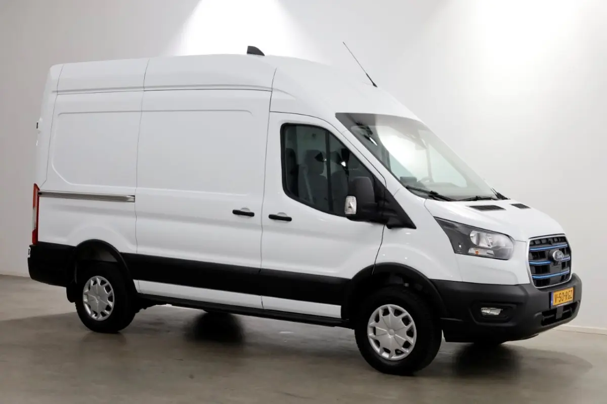 350 L2H3 68 kWh Trend 100% Elektrisch Snellader/Airco/Navi SOH 99% 12-2024