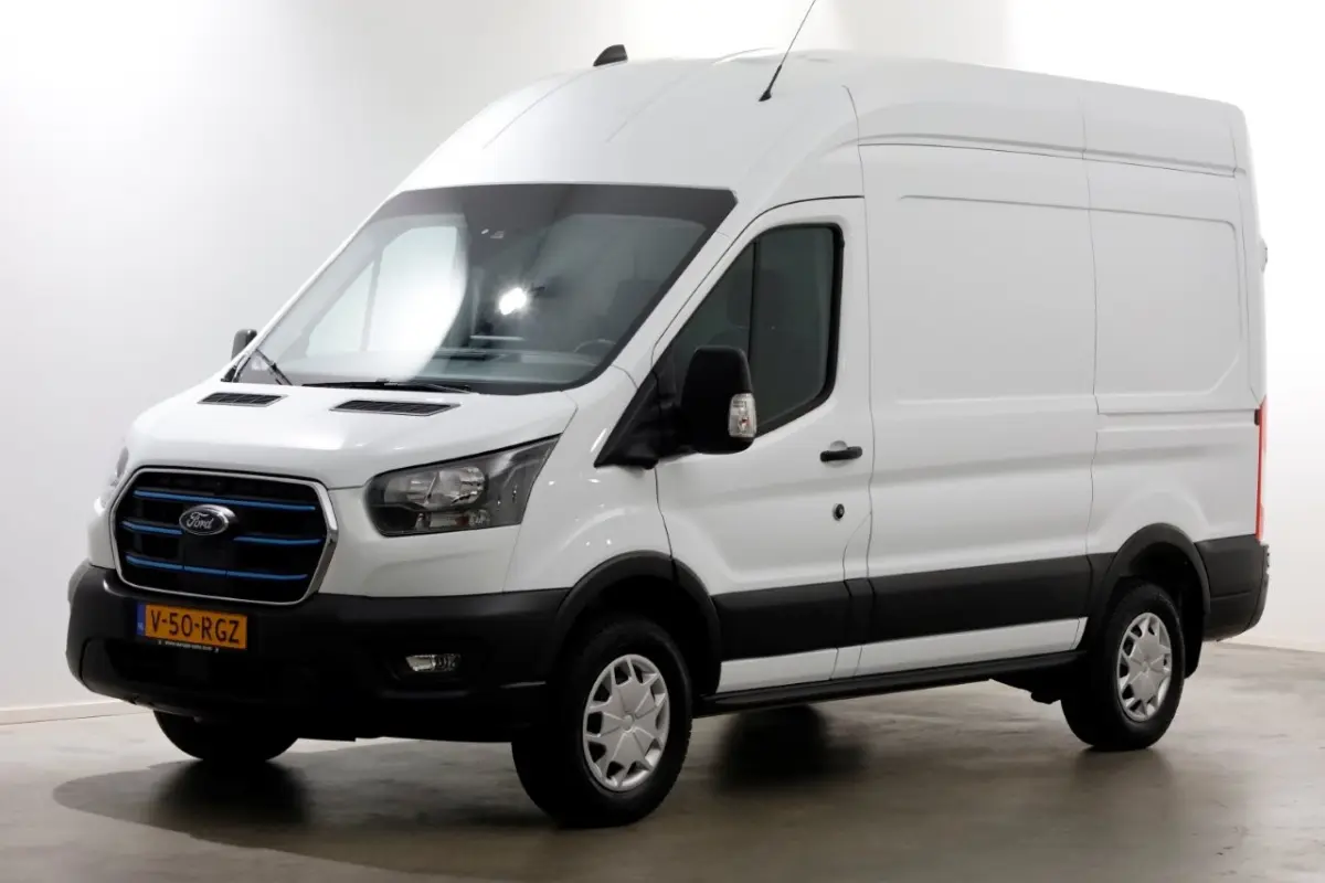 350 L2H3 68 kWh Trend 100% Elektrisch Snellader/Airco/Navi SOH 99% 12-2024