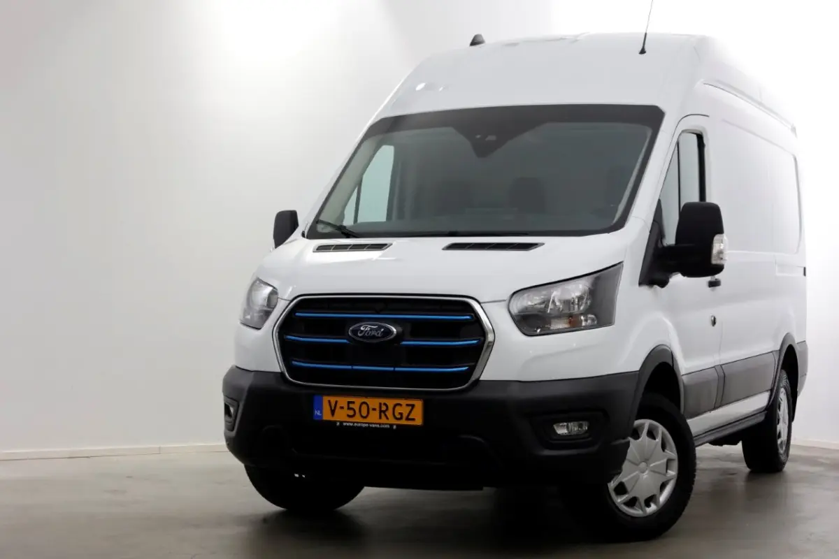 350 L2H3 68 kWh Trend 100% Elektrisch Snellader/Airco/Navi SOH 99% 12-2024