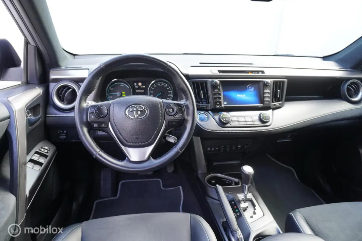 2.5 Hybrid AWD Style