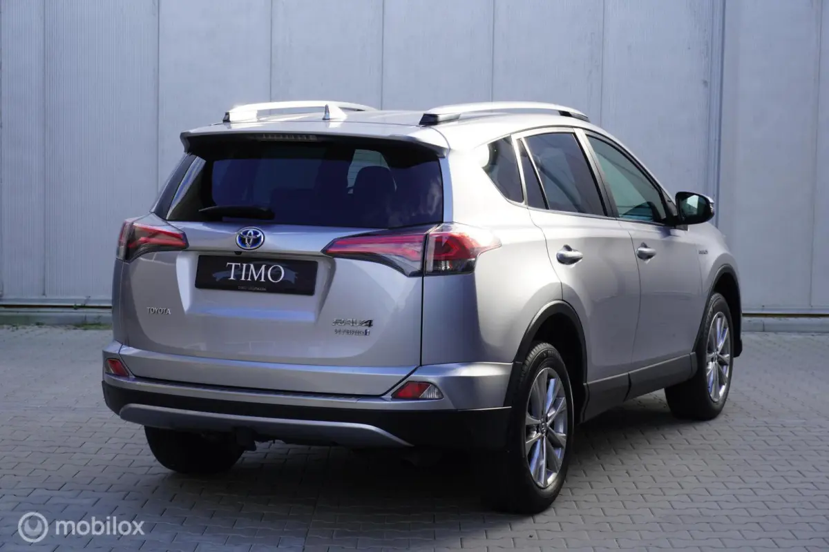 2.5 Hybrid AWD Style