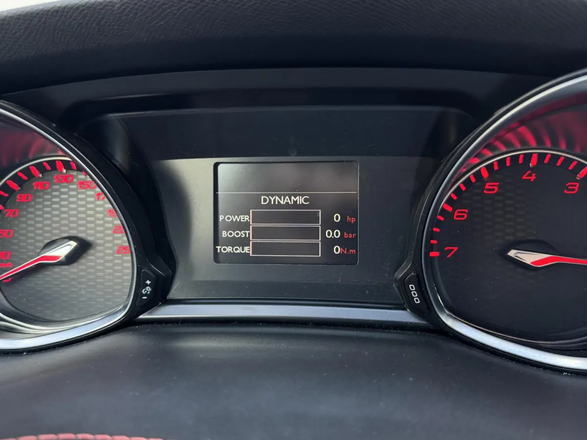 1.6 e-Turbo GT 205 | Alcantara/Leder | Navigatie | Cruise | Climate | LED | Trekhaak | Sensoren
