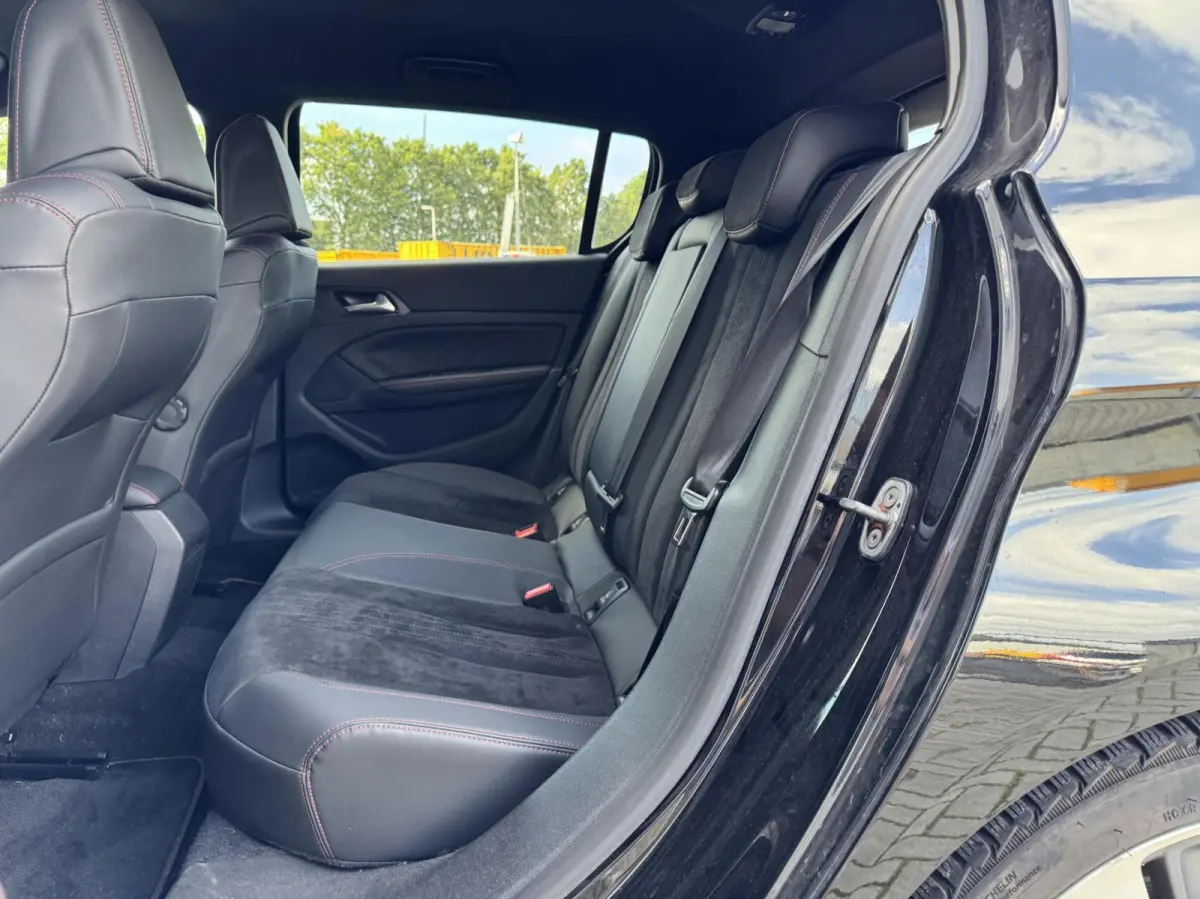 1.6 e-Turbo GT 205 | Alcantara/Leder | Navigatie | Cruise | Climate | LED | Trekhaak | Sensoren