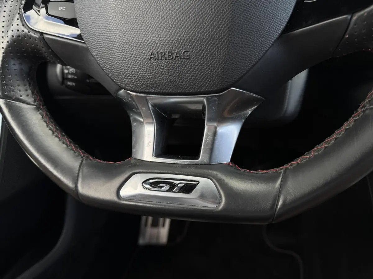 1.6 e-Turbo GT 205 | Alcantara/Leder | Navigatie | Cruise | Climate | LED | Trekhaak | Sensoren