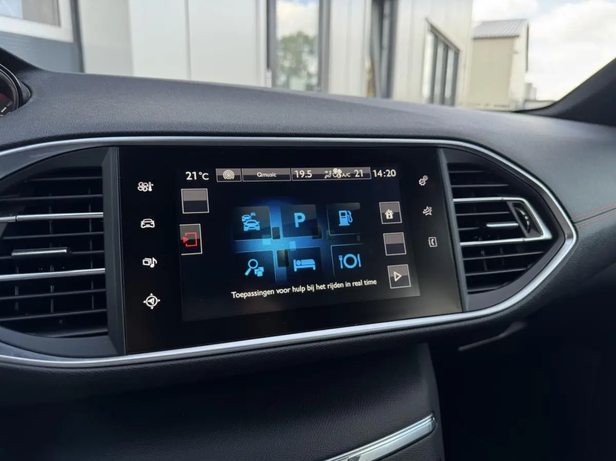 1.6 e-Turbo GT 205 | Alcantara/Leder | Navigatie | Cruise | Climate | LED | Trekhaak | Sensoren