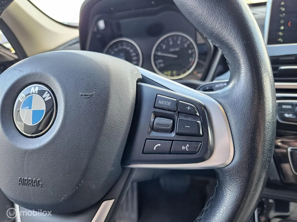 sDrive18i High Executive Automaat HUD | Camera | LED