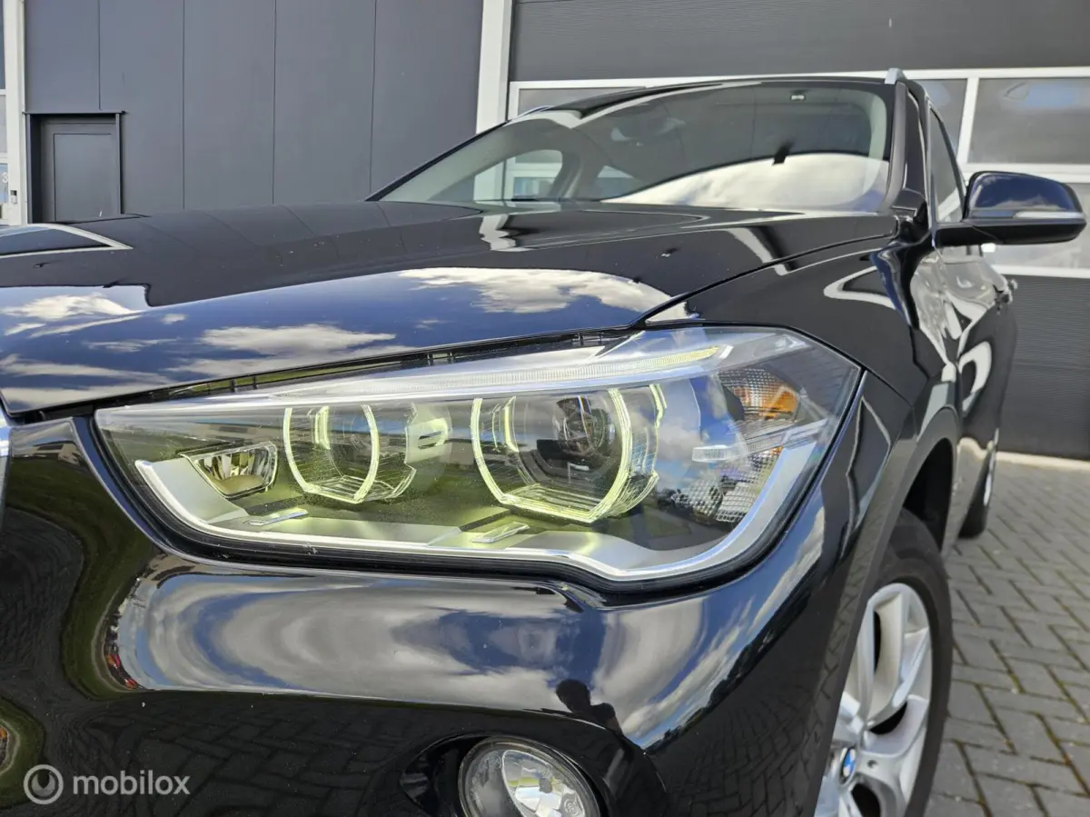 sDrive18i High Executive Automaat HUD | Camera | LED