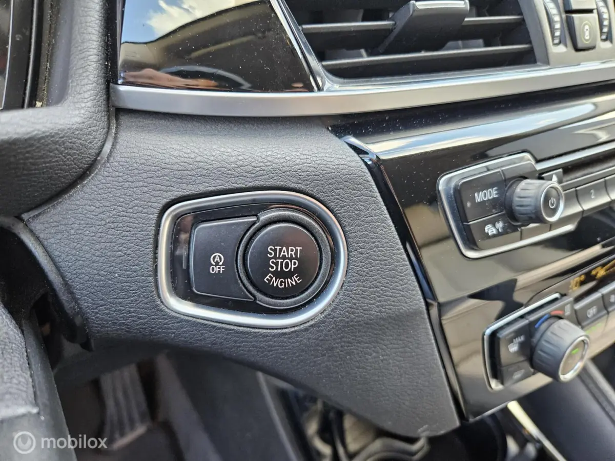 sDrive18i High Executive Automaat HUD | Camera | LED