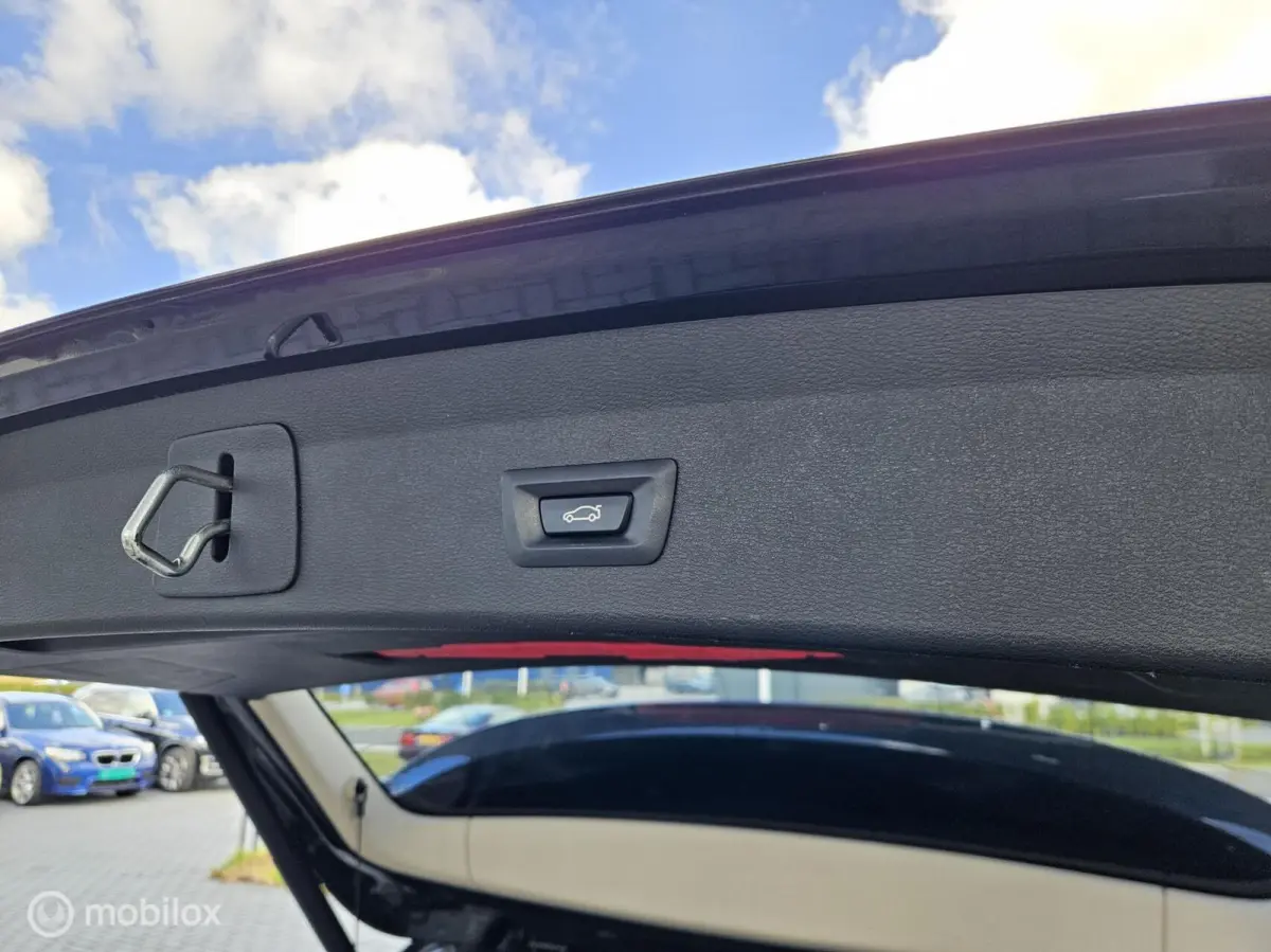 sDrive18i High Executive Automaat HUD | Camera | LED
