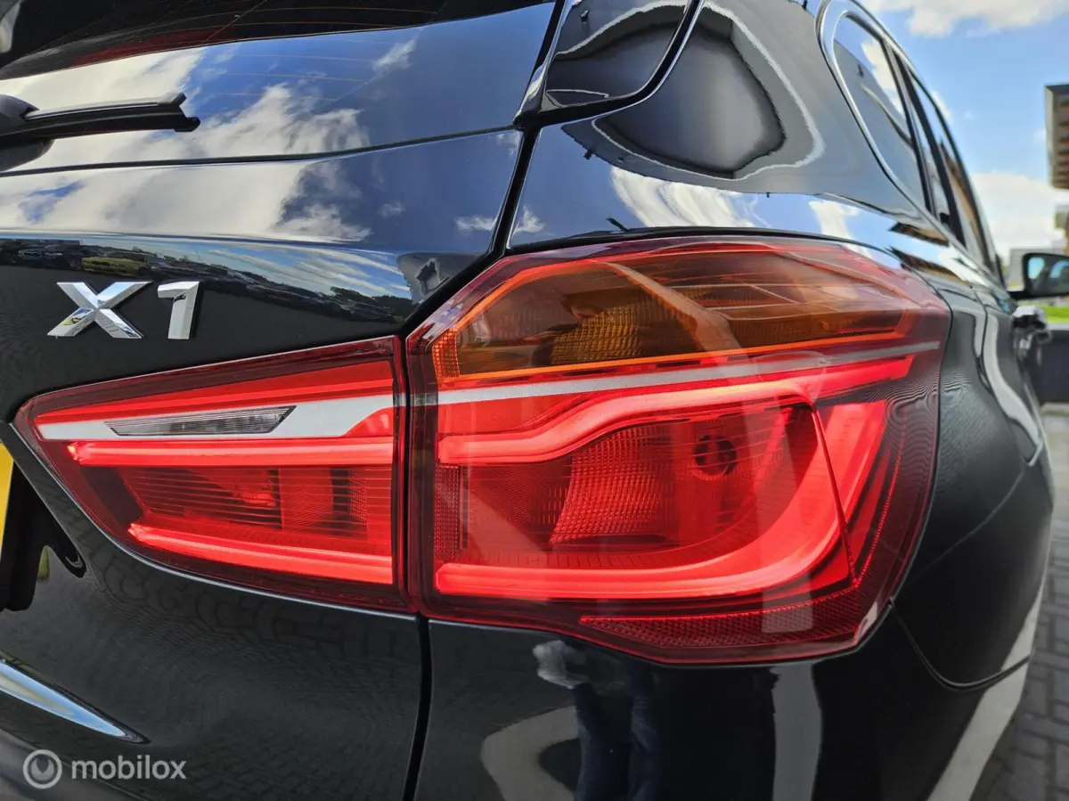 sDrive18i High Executive Automaat HUD | Camera | LED