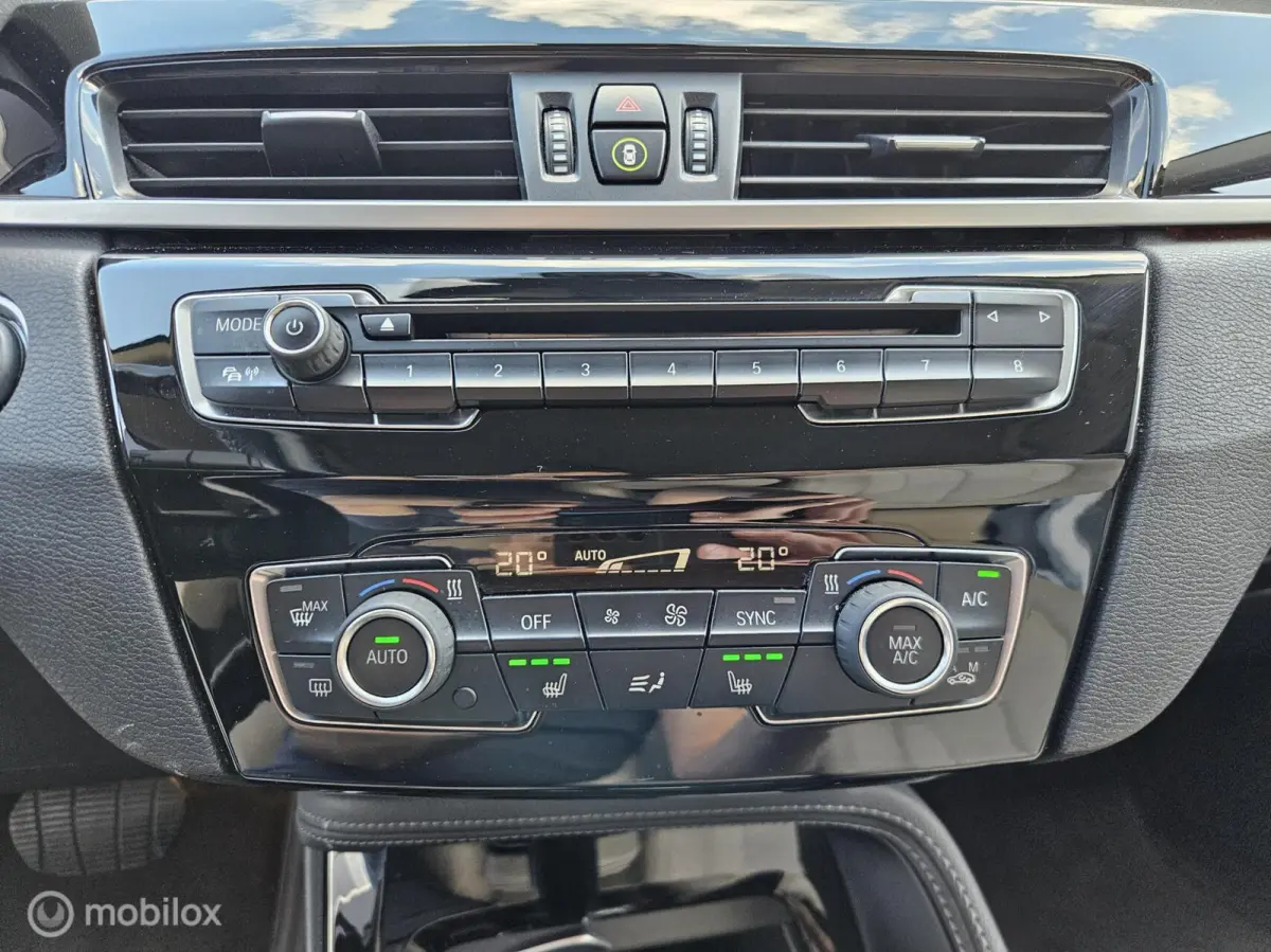 sDrive18i High Executive Automaat HUD | Camera | LED