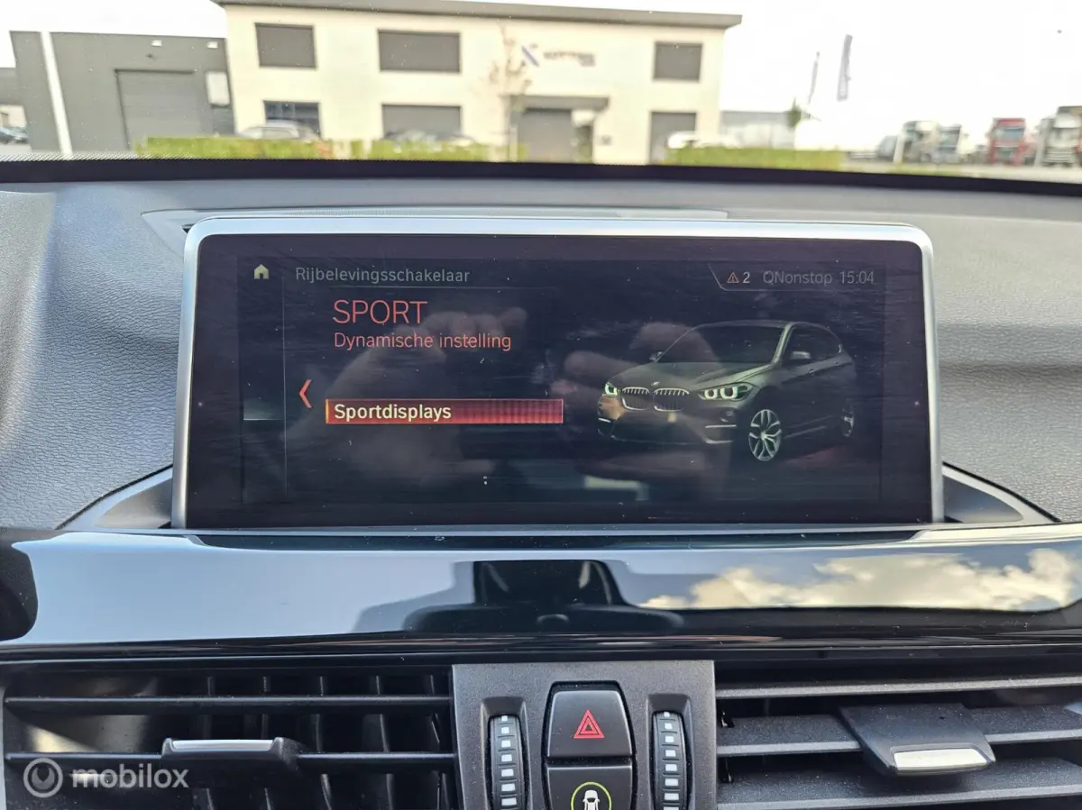 sDrive18i High Executive Automaat HUD | Camera | LED