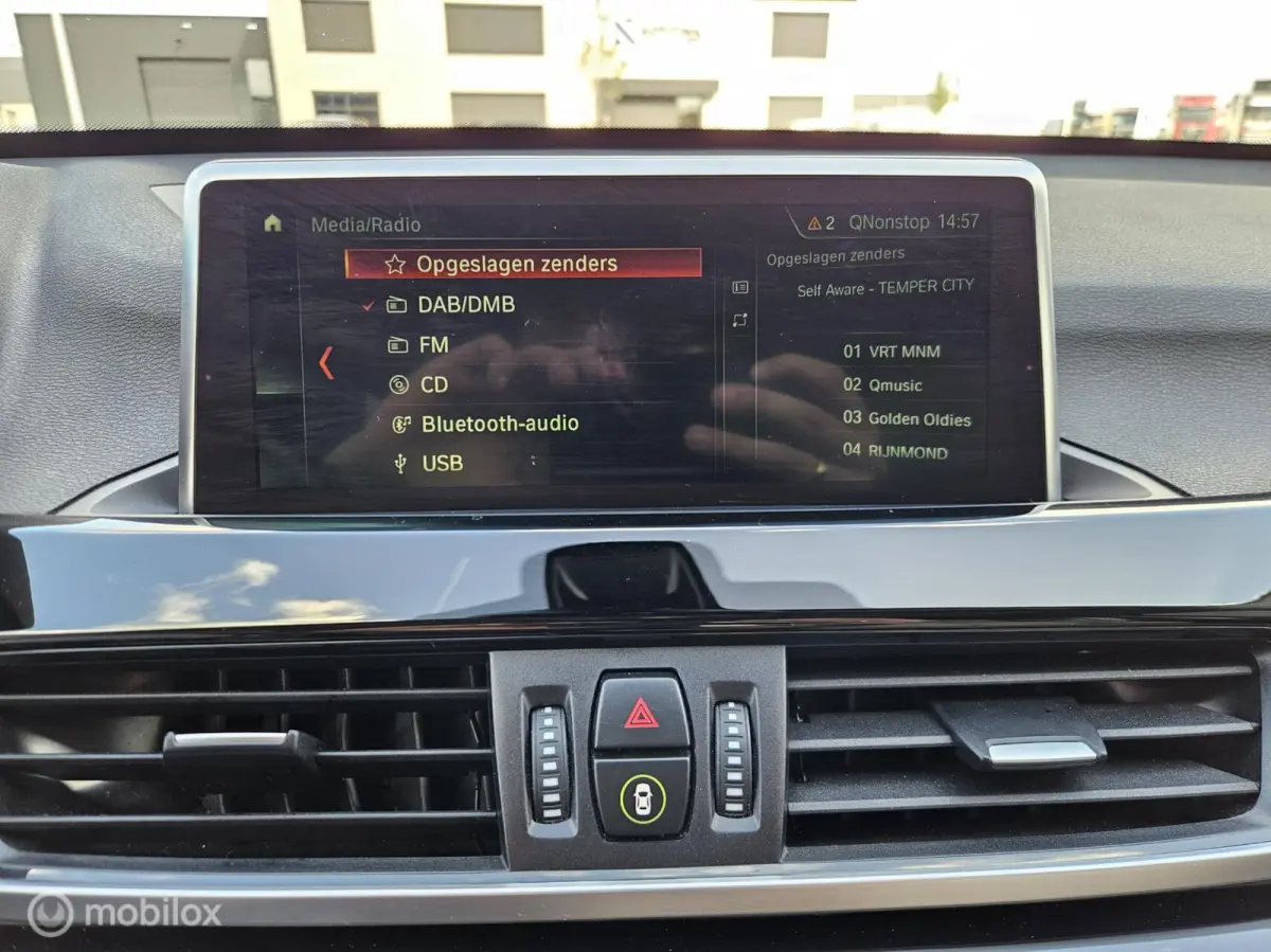 sDrive18i High Executive Automaat HUD | Camera | LED