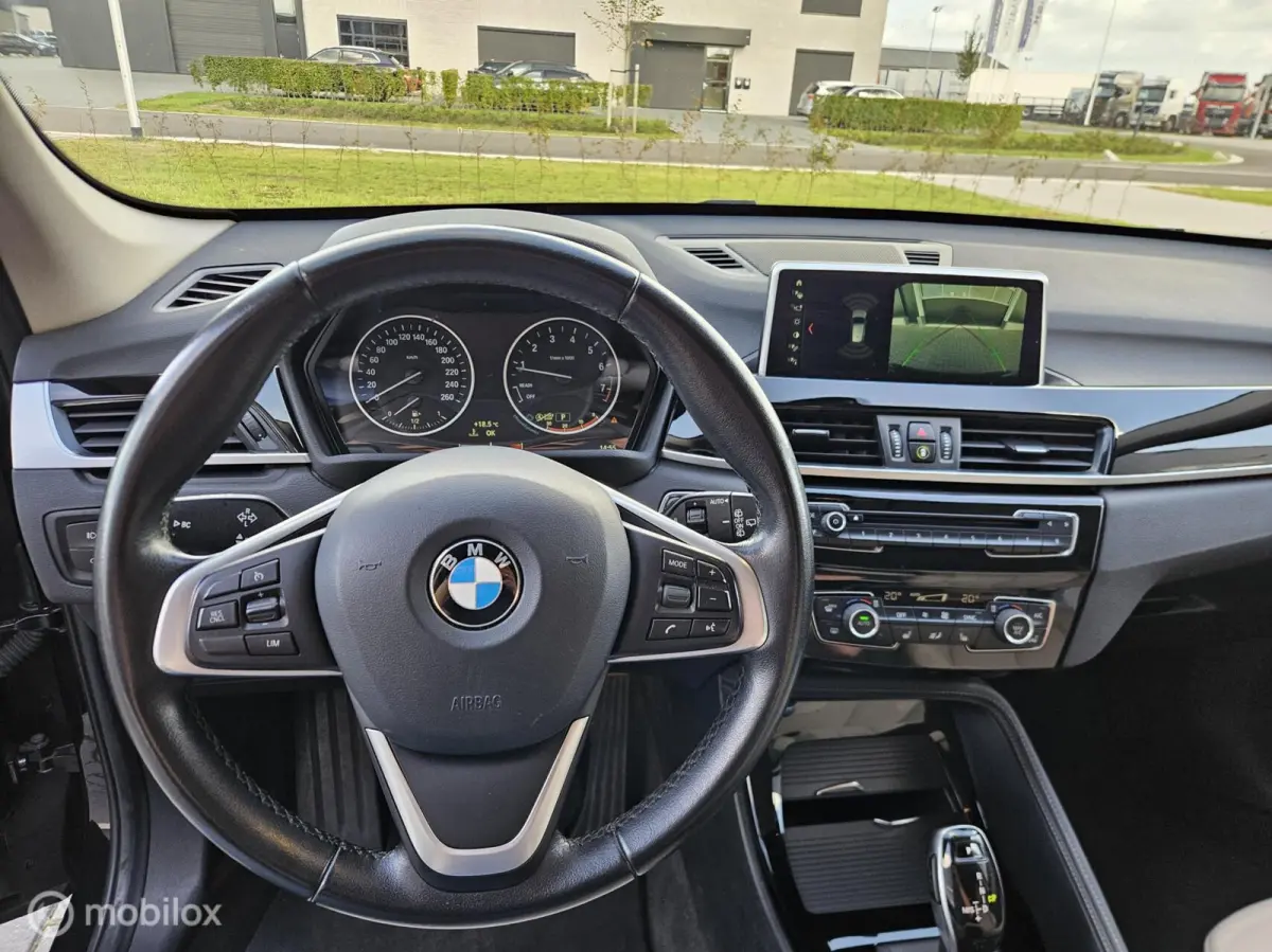 sDrive18i High Executive Automaat HUD | Camera | LED