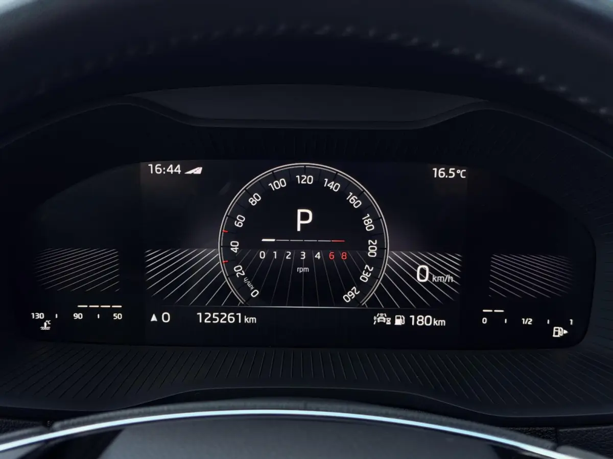 1.5 TSI ACT DSG AUT. Business Edition Plus TREKH | STOEL/STUURVERW | ADAPT.CRUISE | CARPLAY | DIGI.DASHB | KEYLESS | ELEK.A.KLEP