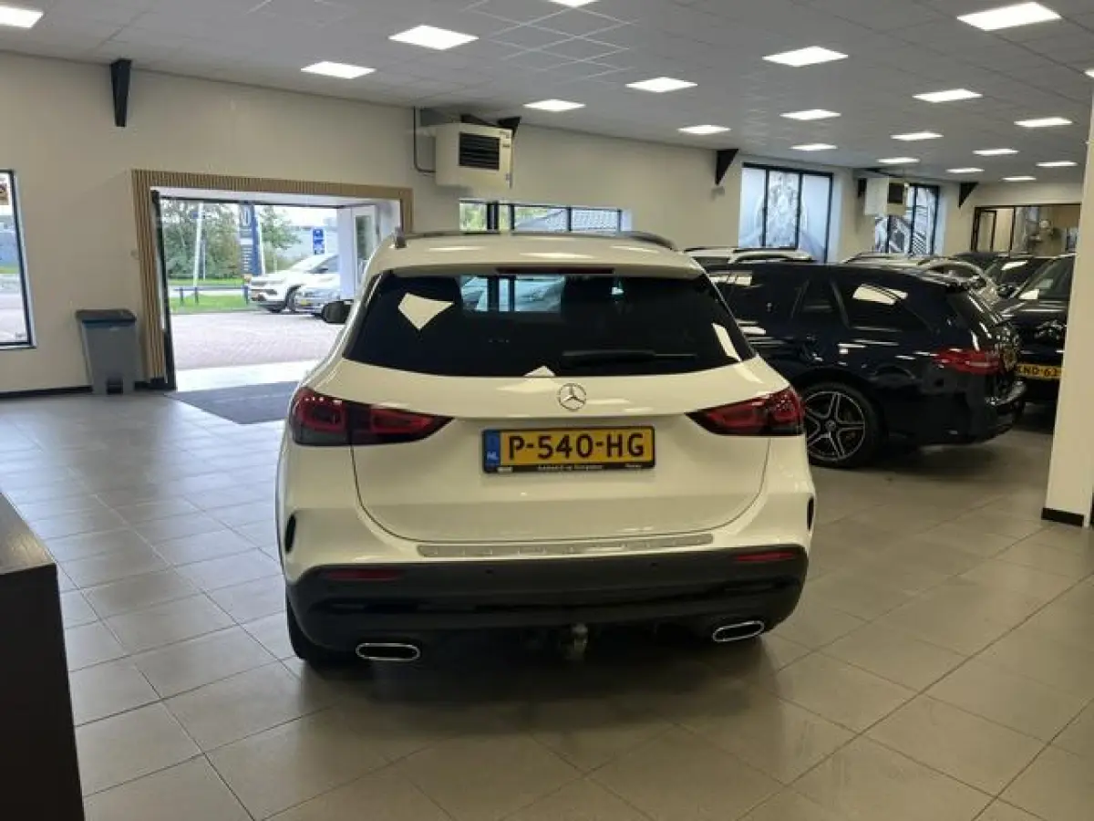 250 e AMG Line PLUG-IN HYBRID / PANODAK / LEDER / TREKH. / 1e eig. /