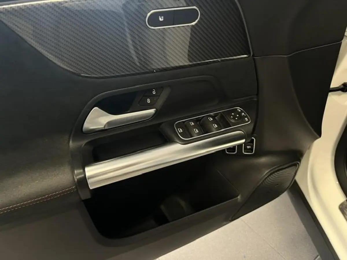 250 e AMG Line PLUG-IN HYBRID / PANODAK / LEDER / TREKH. / 1e eig. /