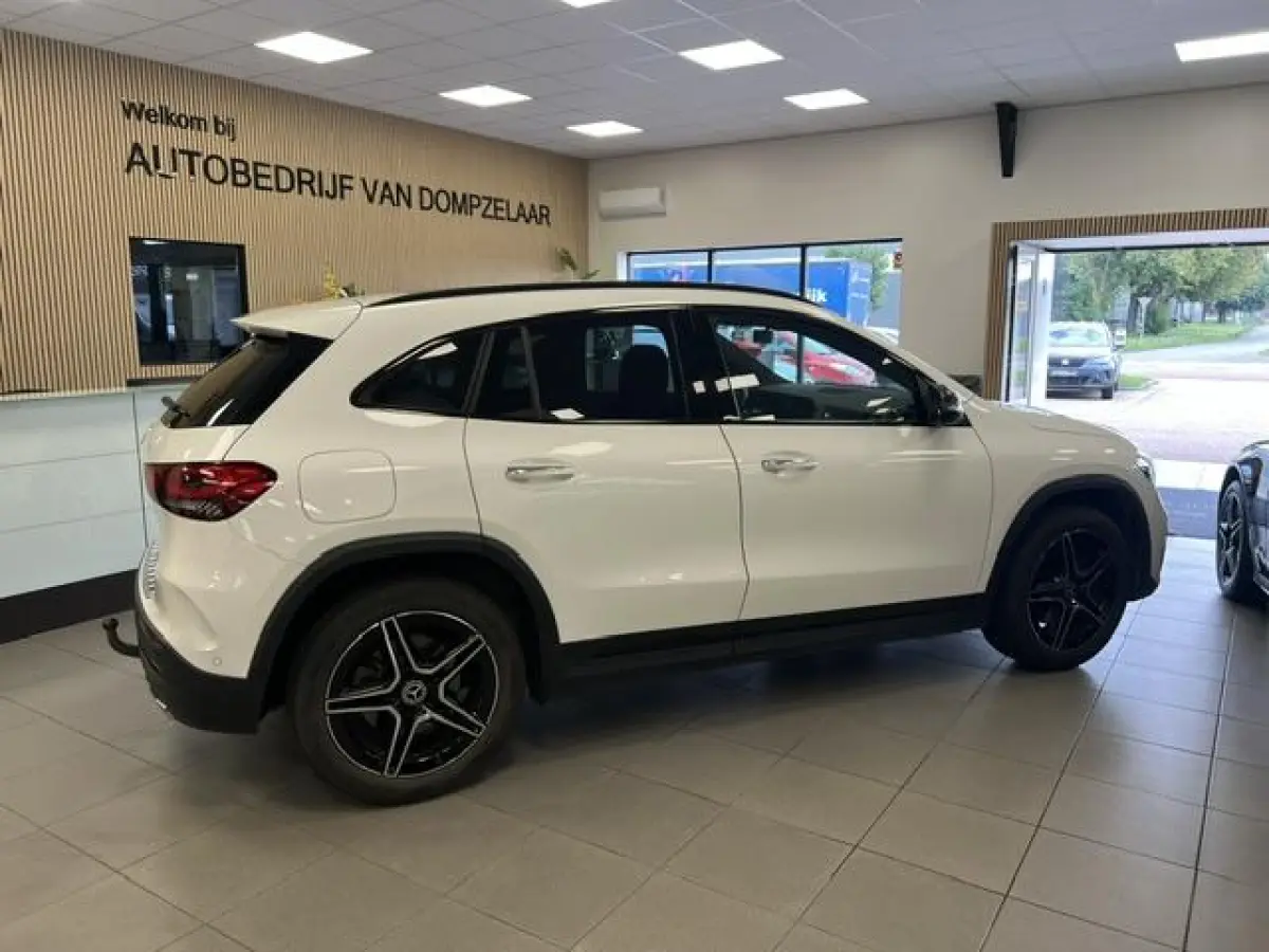 250 e AMG Line PLUG-IN HYBRID / PANODAK / LEDER / TREKH. / 1e eig. /