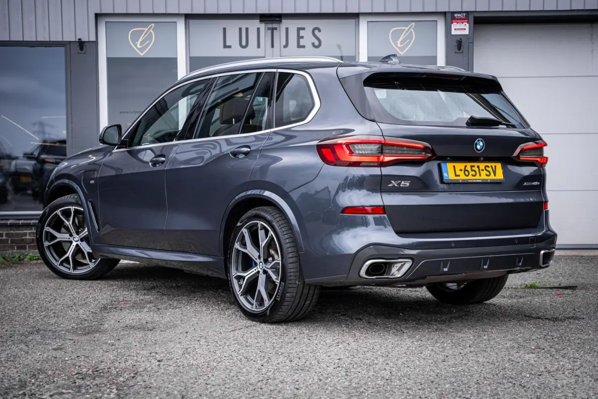 xDrive45e M-Sport NL-auto|1e-eig.|Pano|Laser|H&K|Elek-Trekhaak|360°|Dealeronderhouden