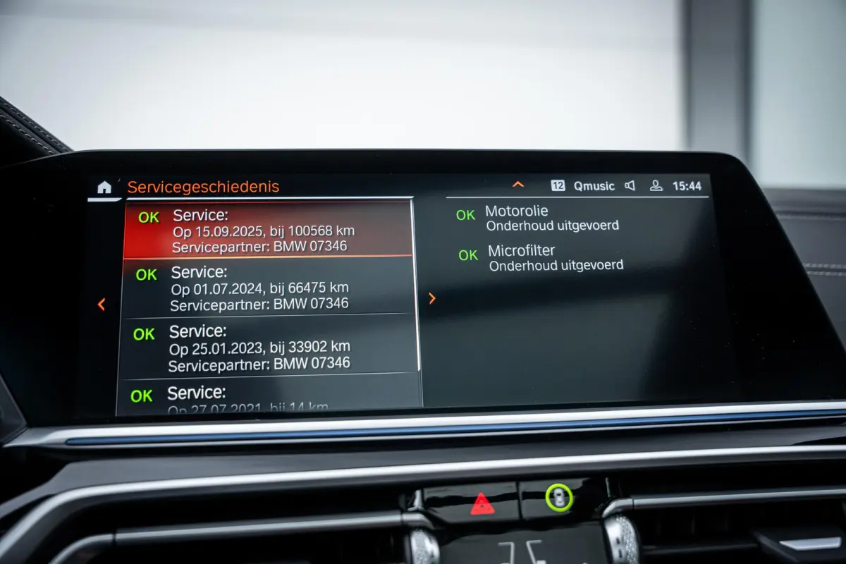 xDrive45e M-Sport NL-auto|1e-eig.|Pano|Laser|H&K|Elek-Trekhaak|360°|Dealeronderhouden