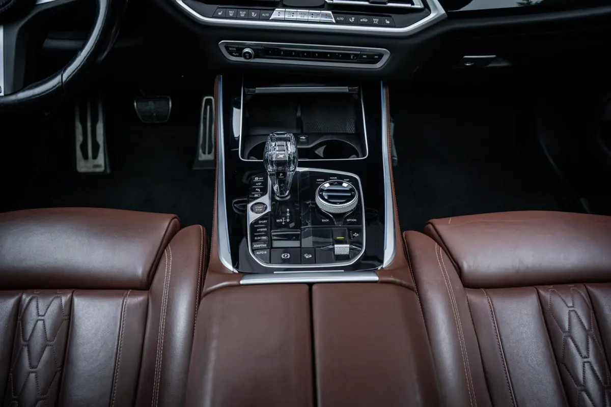 xDrive45e M-Sport NL-auto|1e-eig.|Pano|Laser|H&K|Elek-Trekhaak|360°|Dealeronderhouden